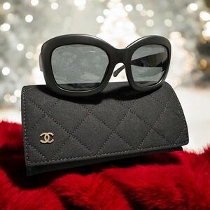 🔥Chanel Polarized Sunglasses EUC!